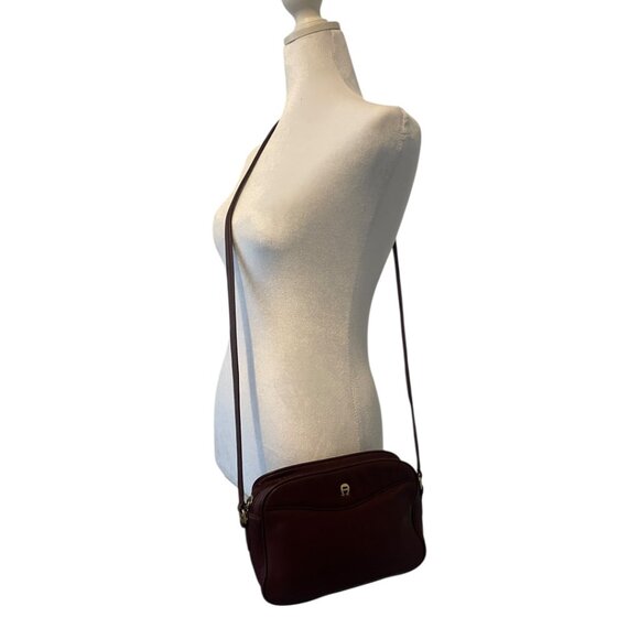 Authentic Vintage Etienne Aigner Burgundy Leather Crossbody Bag - Picture 2 of 9